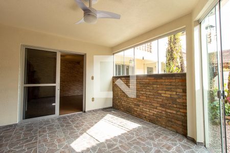 Casa para alugar com 315m², 5 quartos e 8 vagas Casa para alugar com 315m², 5 quartos e 8 vagasÁrea comum - Churrasqueira