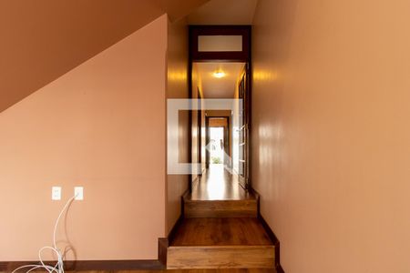 Casa para alugar com 315m², 5 quartos e 8 vagas Casa para alugar com 315m², 5 quartos e 8 vagasCorredor