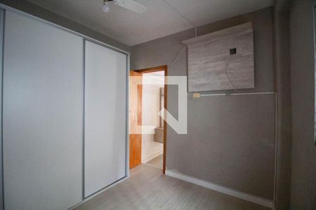 Quarto 1 de casa para alugar com 3 quartos, 50m² em Jardim das Camélias, São Paulo