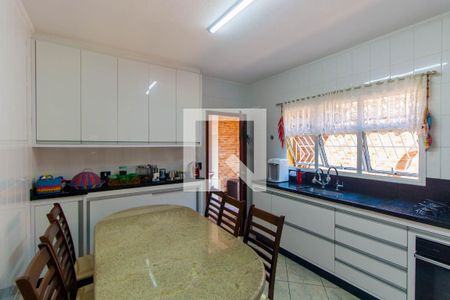 Casa à venda com 145m², 3 quartos e 2 vagasCozinha