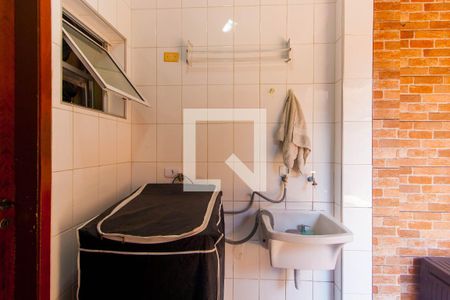 Casa à venda com 145m², 3 quartos e 2 vagasLavanderia