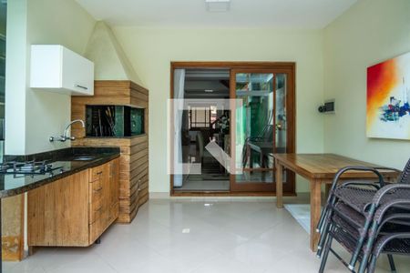 Casa à venda com 222m², 5 quartos e 4 vagas Casa à venda com 222m², 5 quartos e 4 vagasEspaço Gourmet