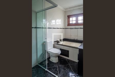 Casa à venda com 222m², 5 quartos e 4 vagas Casa à venda com 222m², 5 quartos e 4 vagasBanheiro da Suíte