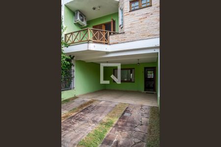 Casa à venda com 222m², 5 quartos e 4 vagas Casa à venda com 222m², 5 quartos e 4 vagasGaragem