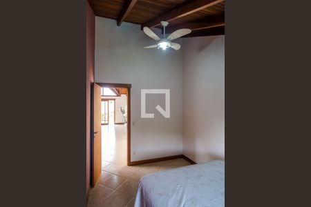 Casa à venda com 222m², 5 quartos e 4 vagas Casa à venda com 222m², 5 quartos e 4 vagasQuarto 4