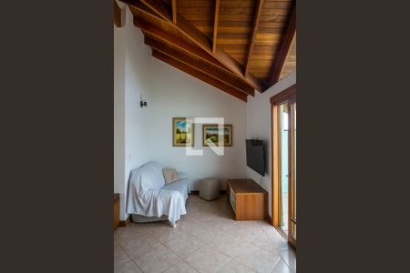 Casa à venda com 222m², 5 quartos e 4 vagas Casa à venda com 222m², 5 quartos e 4 vagasSótão