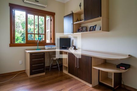 Casa à venda com 222m², 5 quartos e 4 vagas Casa à venda com 222m², 5 quartos e 4 vagasQuarto 1