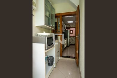 Casa à venda com 222m², 5 quartos e 4 vagas Casa à venda com 222m², 5 quartos e 4 vagasÁrea de Serviço