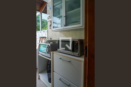 Casa à venda com 222m², 5 quartos e 4 vagas Casa à venda com 222m², 5 quartos e 4 vagasÁrea de Serviço