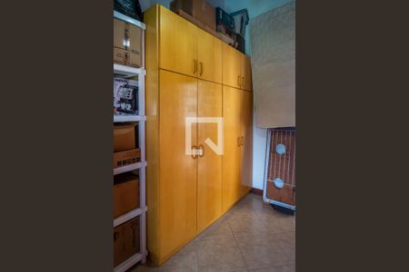 Casa à venda com 222m², 5 quartos e 4 vagas Casa à venda com 222m², 5 quartos e 4 vagasQuarto 5