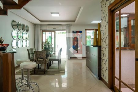 Sala de casa à venda com 5 quartos, 222m² em Ipanema, Porto Alegre
