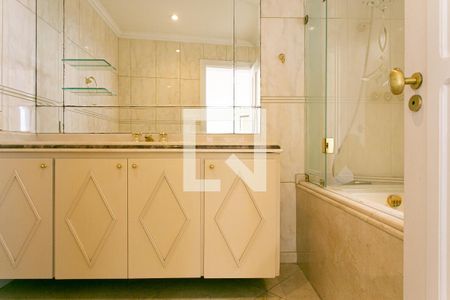 Apartamento à venda com 400m², 5 quartos e 4 vagasBanheiro da Suíte 4