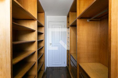 Apartamento à venda com 400m², 5 quartos e 4 vagasCloset da Suíte 1