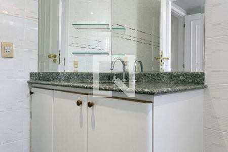 Apartamento à venda com 400m², 5 quartos e 4 vagasBanheiro da Suíte 2