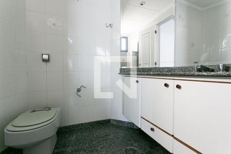 Apartamento à venda com 400m², 5 quartos e 4 vagasBanheiro da Suíte 3