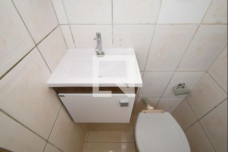 Casa para alugar com 70m², 2 quartos e sem vaga Casa para alugar com 70m², 2 quartos e sem vagaBanheiro