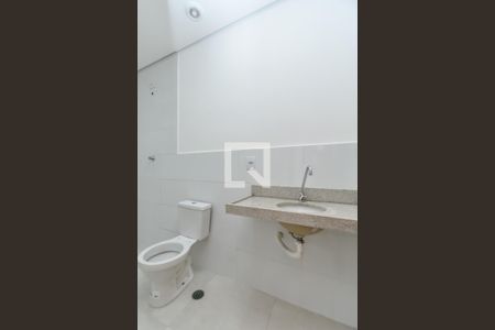 Banheiro de kitnet/studio para alugar com 1 quarto, 30m² em Centro, São Paulo