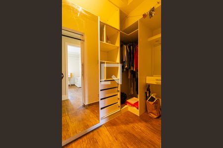 Apartamento para alugar com 88m², 2 quartos e 1 vaga Apartamento para alugar com 88m², 2 quartos e 1 vagaCloset