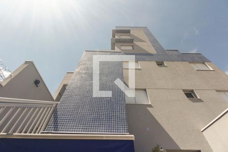 Apartamento à venda com 32m², 2 quartos e 1 vaga Apartamento à venda com 32m², 2 quartos e 1 vagaFachada