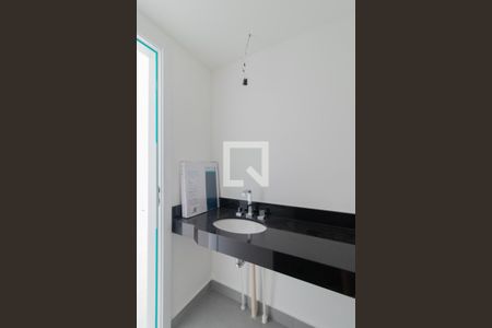 Banheiro de apartamento à venda com 1 quarto, 27m² em Partenon, Porto Alegre