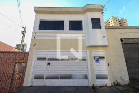 Casa à venda com 280m², 5 quartos e 4 vagas Casa à venda com 280m², 5 quartos e 4 vagasFachada