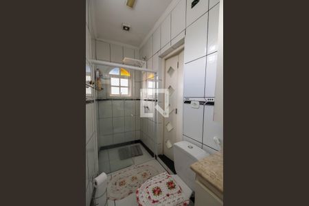 Casa à venda com 280m², 5 quartos e 4 vagas Casa à venda com 280m², 5 quartos e 4 vagasBanheiro da Suíte