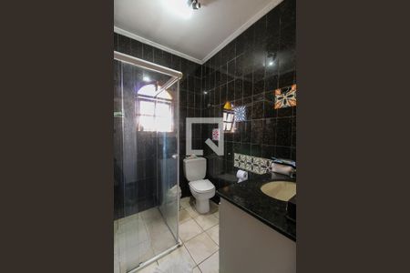 Casa à venda com 280m², 5 quartos e 4 vagas Casa à venda com 280m², 5 quartos e 4 vagasBanheiro