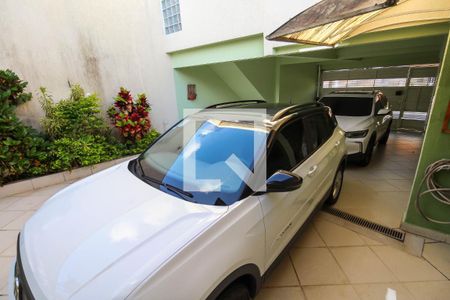 Casa à venda com 280m², 5 quartos e 4 vagas Casa à venda com 280m², 5 quartos e 4 vagasGaragem