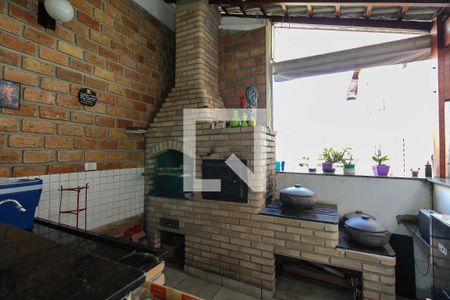 Casa à venda com 280m², 5 quartos e 4 vagas Casa à venda com 280m², 5 quartos e 4 vagasChurrasqueira