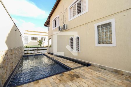 Casa à venda com 280m², 5 quartos e 4 vagas Casa à venda com 280m², 5 quartos e 4 vagasPiscina