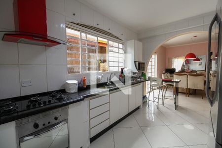 Casa à venda com 280m², 5 quartos e 4 vagas Casa à venda com 280m², 5 quartos e 4 vagasCozinha
