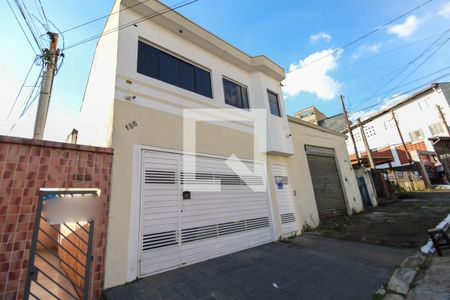 Casa à venda com 280m², 5 quartos e 4 vagas Casa à venda com 280m², 5 quartos e 4 vagasFachada