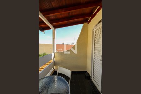 Casa à venda com 280m², 5 quartos e 4 vagas Casa à venda com 280m², 5 quartos e 4 vagasVaranda Quarto 4