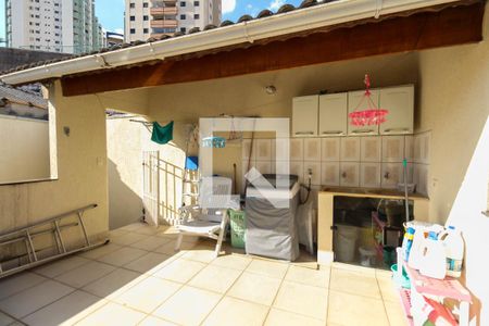 Casa à venda com 280m², 5 quartos e 4 vagas Casa à venda com 280m², 5 quartos e 4 vagasÁrea de Serviço 2