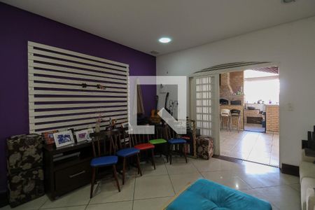 Casa à venda com 280m², 5 quartos e 4 vagas Casa à venda com 280m², 5 quartos e 4 vagasSala de Festa