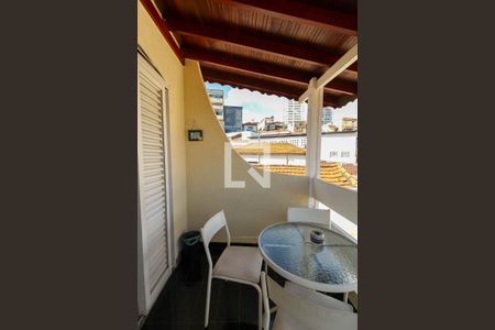 Casa à venda com 280m², 5 quartos e 4 vagas Casa à venda com 280m², 5 quartos e 4 vagasVaranda Quarto 4