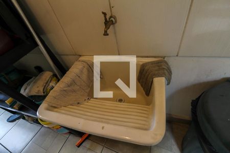 Casa à venda com 280m², 5 quartos e 4 vagas Casa à venda com 280m², 5 quartos e 4 vagasÁrea de Serviço 1