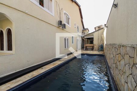 Casa à venda com 280m², 5 quartos e 4 vagas Casa à venda com 280m², 5 quartos e 4 vagasPiscina
