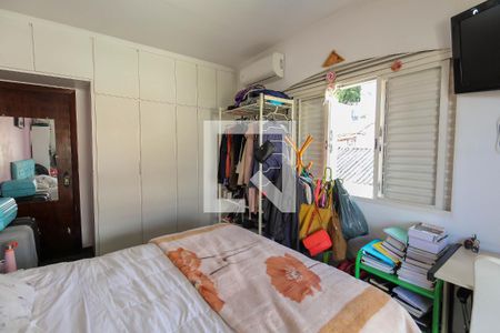 Casa à venda com 280m², 5 quartos e 4 vagas Casa à venda com 280m², 5 quartos e 4 vagasQuarto 4