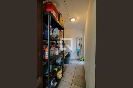 Casa à venda com 280m², 5 quartos e 4 vagas Casa à venda com 280m², 5 quartos e 4 vagasÁrea de Serviço 1