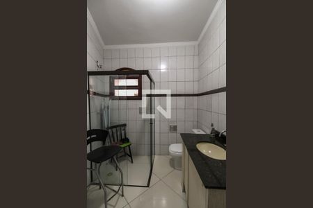Casa à venda com 280m², 5 quartos e 4 vagas Casa à venda com 280m², 5 quartos e 4 vagasBanheiro 2