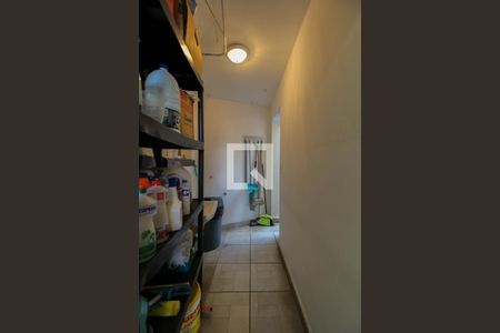 Casa à venda com 280m², 5 quartos e 4 vagas Casa à venda com 280m², 5 quartos e 4 vagasÁrea de Serviço 1