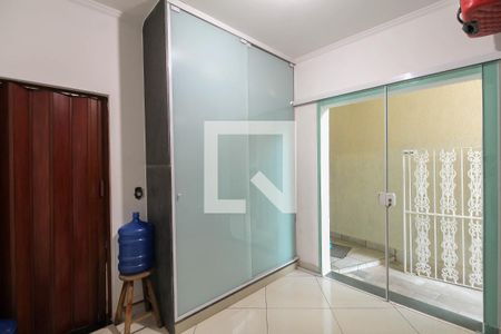 Casa à venda com 280m², 5 quartos e 4 vagas Casa à venda com 280m², 5 quartos e 4 vagasQuarto 5