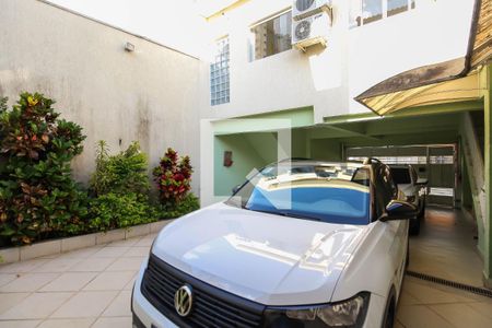 Casa à venda com 280m², 5 quartos e 4 vagas Casa à venda com 280m², 5 quartos e 4 vagasGaragem