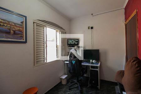 Casa à venda com 280m², 5 quartos e 4 vagas Casa à venda com 280m², 5 quartos e 4 vagasQuarto 2