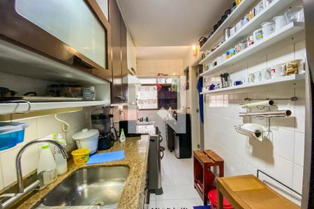 Apartamento à venda com 130m², 3 quartos e 2 vagasCozinha