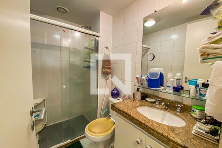 Apartamento à venda com 130m², 3 quartos e 2 vagasBanheiro Social