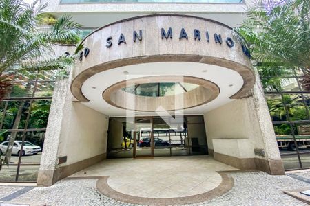 Apartamento à venda com 130m², 3 quartos e 2 vagasFachada e portaria