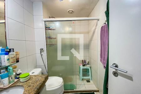 Apartamento à venda com 130m², 3 quartos e 2 vagasBanheiro da suíte