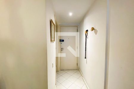 Hal de entrada de apartamento à venda com 3 quartos, 130m² em Botafogo, Rio de Janeiro